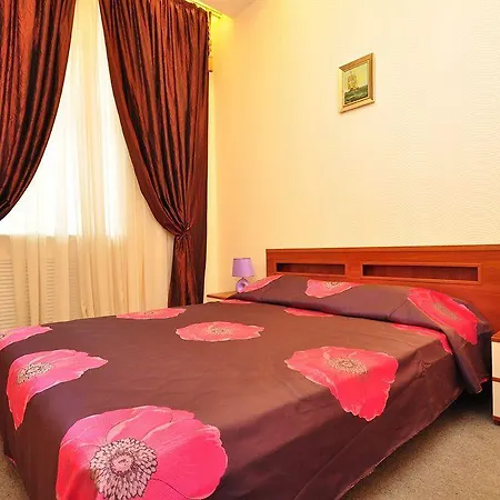 Kreschatik Hostel *