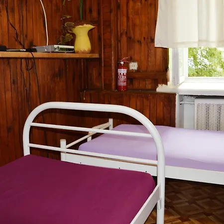 Kreschatik Hostel *